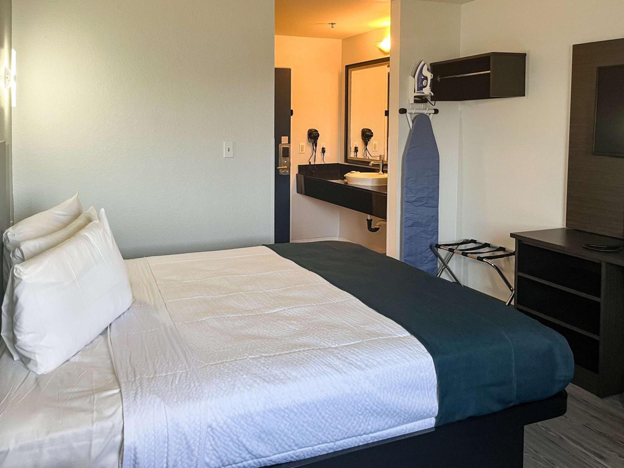 Studio 6 Suites Delano, Ca Экстерьер фото