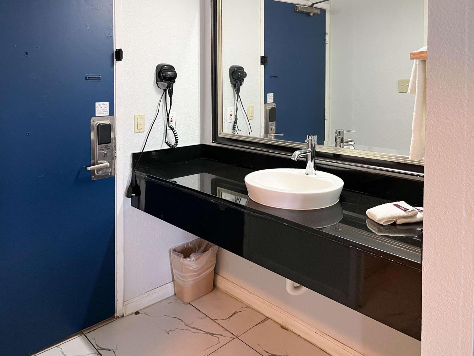 Studio 6 Suites Delano, Ca Экстерьер фото