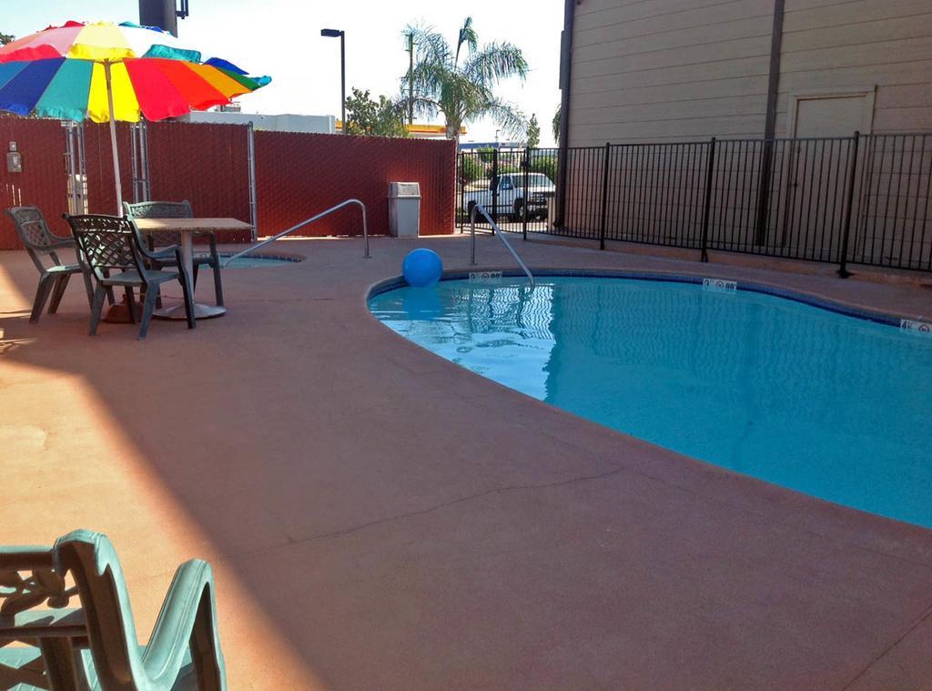 Studio 6 Suites Delano, Ca Экстерьер фото