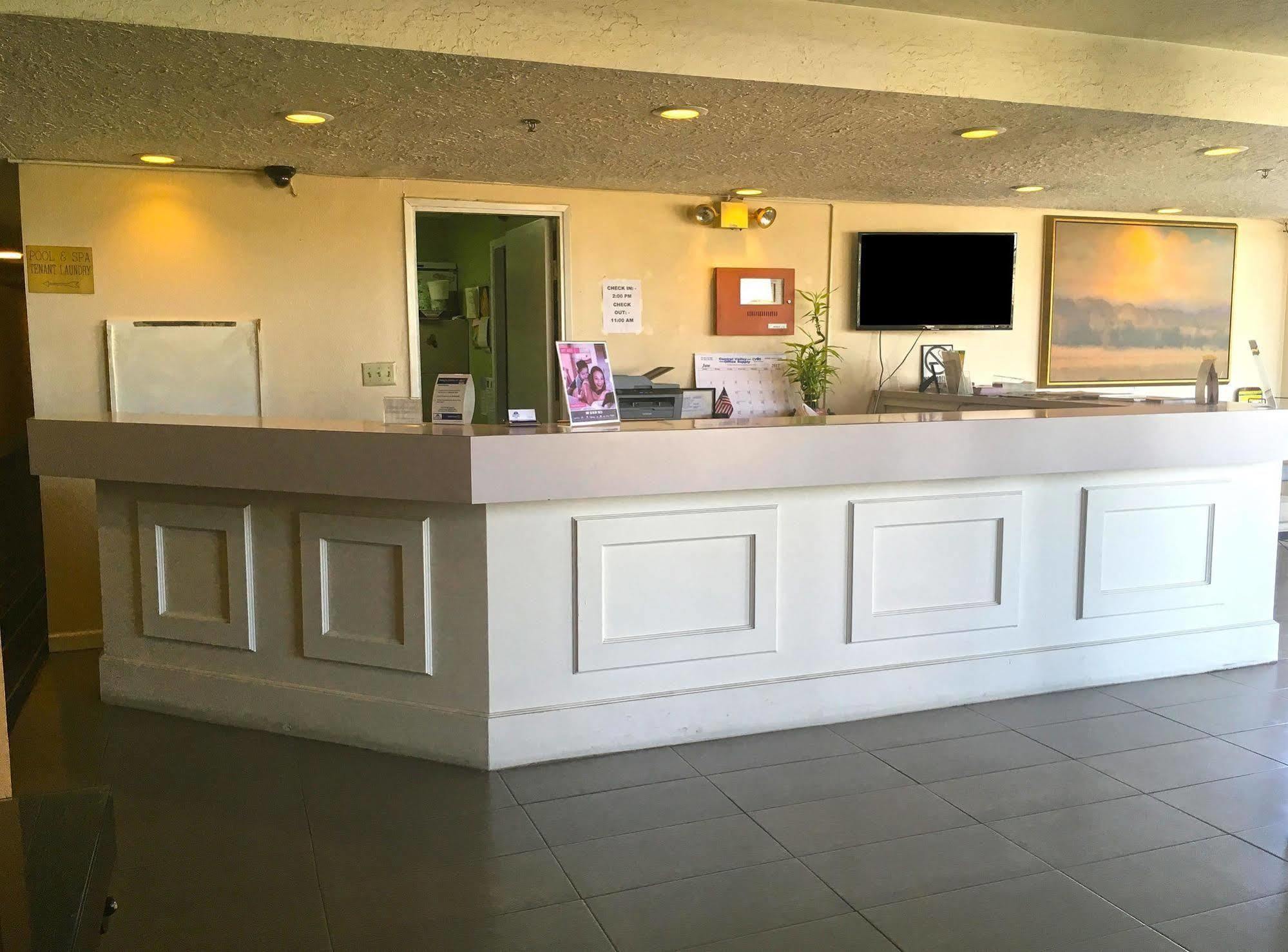 Studio 6 Suites Delano, Ca Экстерьер фото